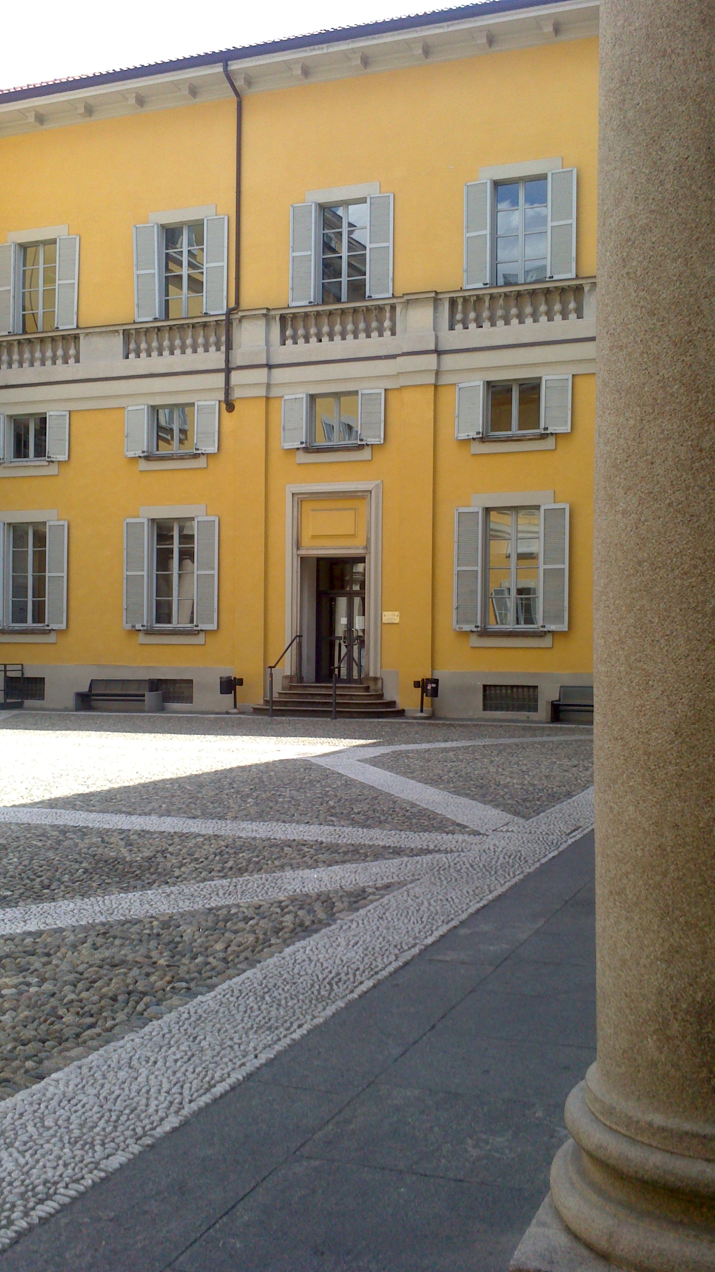 Palazzo Resta Pallavicino. Ingresso della Biblioteca di Scienze Politiche.